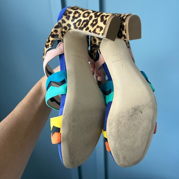 Cole Haan multi color heels size 7. In very good condition only worn twice - Picture 3 of 4